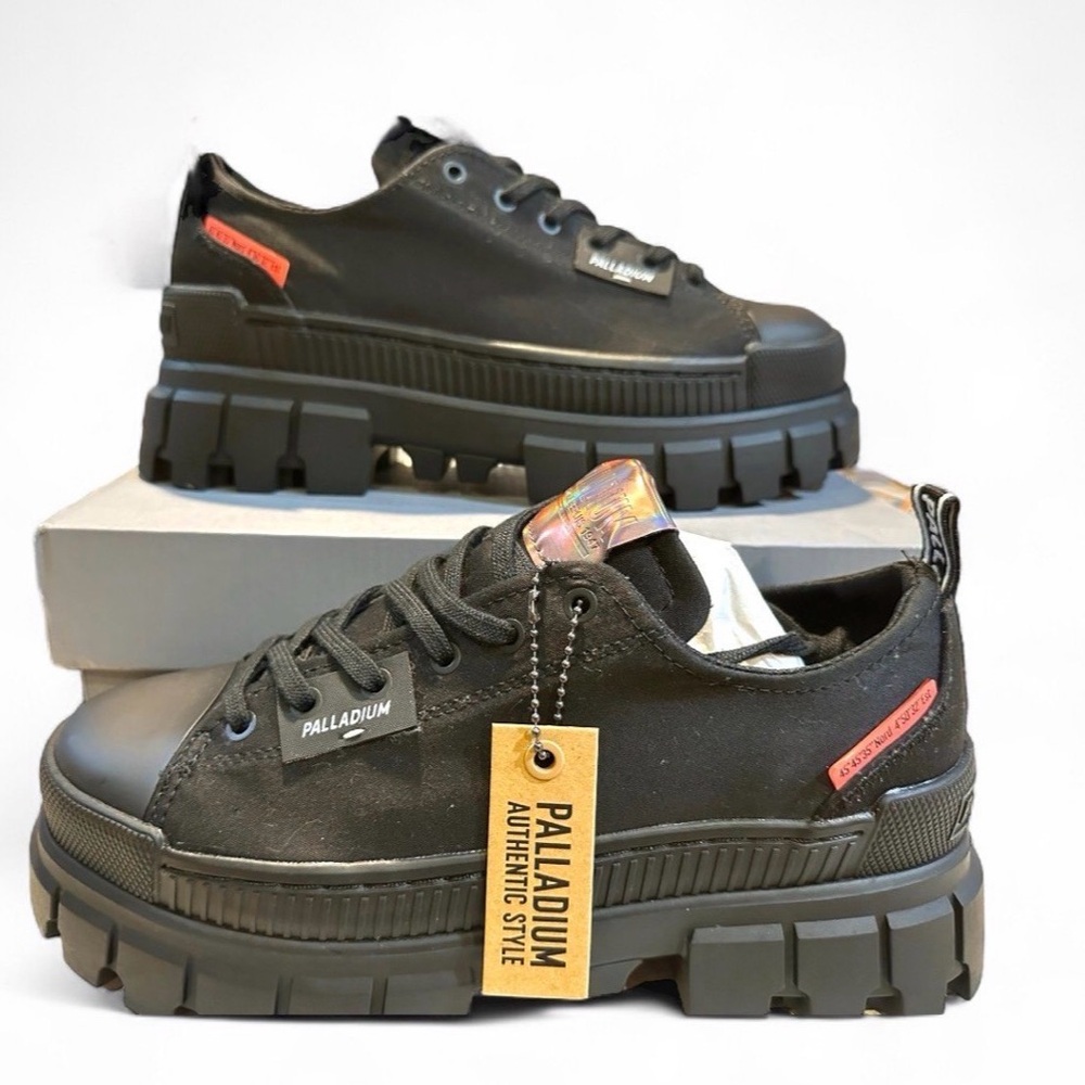 Palladium Women’s Revolt LO TX Shoes